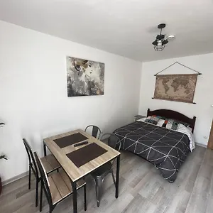 https://castel-de-roche-saint-gervais.hotels-rhonealpes.com